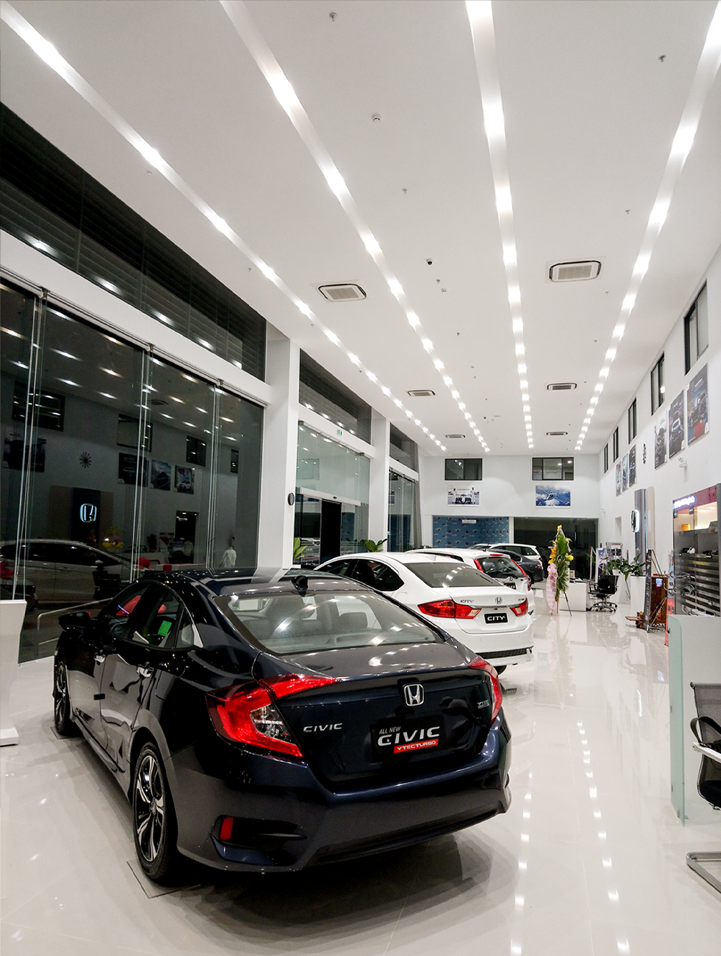 HONDA CAR SHOWROOM - Gallery image 7 of 7 by OLY Studio