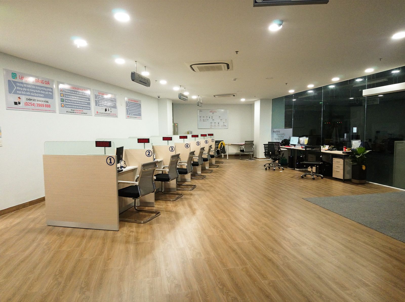 HONDA CAR SHOWROOM - Gallery image 4 of 7 by OLY Studio